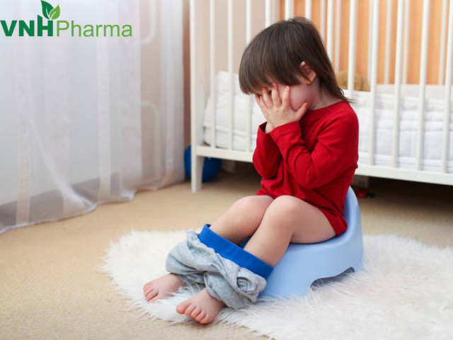Trẻ 4 ngày không đi ngoài khiến ba mẹ lo lắng